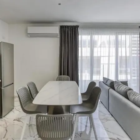 Apartment Bright & Modern 2-bedroom - By Hostmt St. Paul's Bay