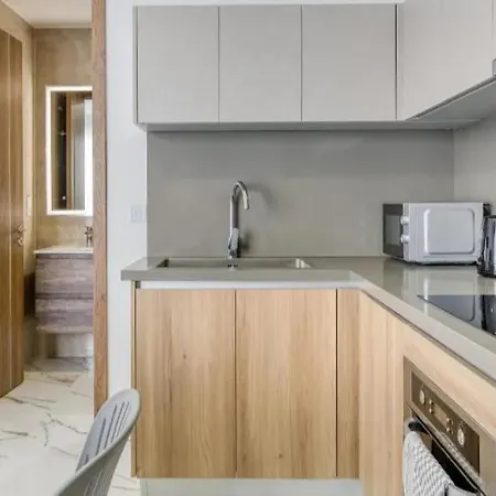 Apartman Bright & Modern 2-bedroom - By Hostmt