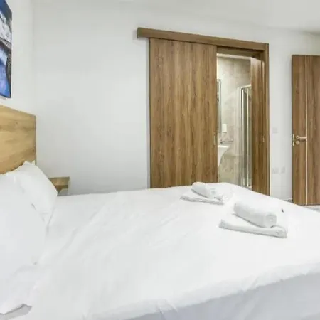 Bright & Modern 2-bedroom - By Hostmt St Paul's Bay