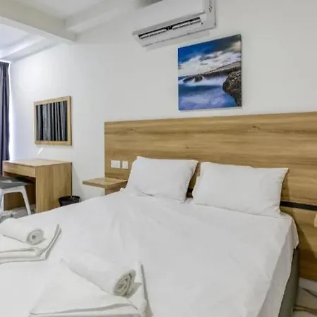 Apartament Bright & Modern 2-bedroom - By Hostmt St. Paul's Bay