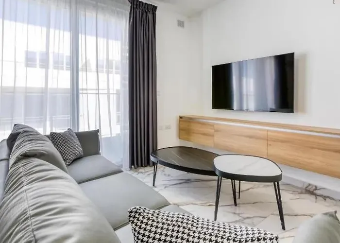 Bright & Modern 2-bedroom - By Hostmt San Pawl il-Baħar
