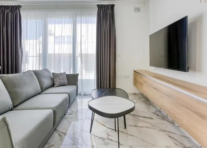 Bright & Modern 2-bedroom - By Hostmt San Pawl il-Baħar