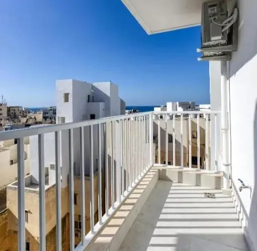 Bright & Modern 2-bedroom - By Hostmt