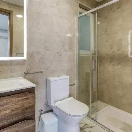 Bright & Modern 2-bedroom - By Hostmt St. Paul's Bay